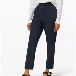 Lululemon on the fly pant
